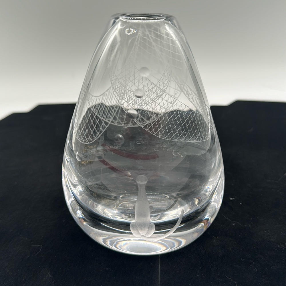 Kosta 1950’s Vickie Lindstrand designed “Day Luktar Fisk” Crystal Vase